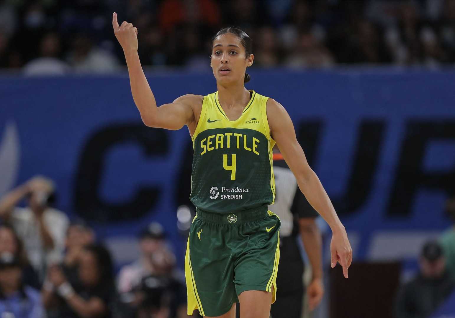 Skylar Diggins Smith Single Leg Squats Training