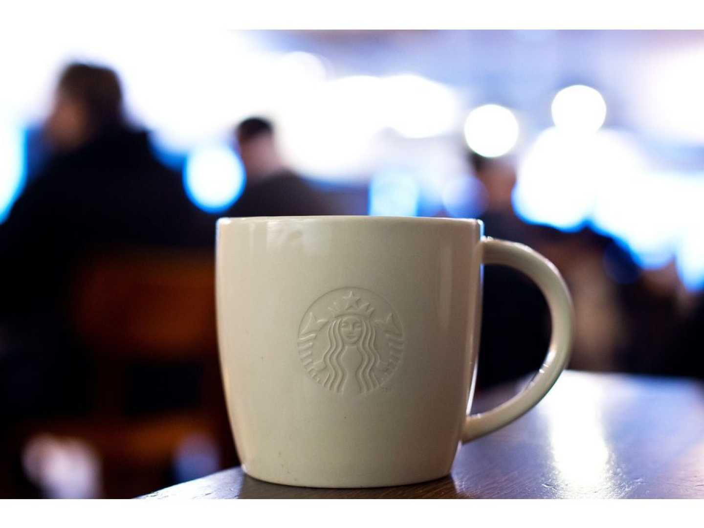 Starbucks Condiment Bar And Ceramic Mugs 2025