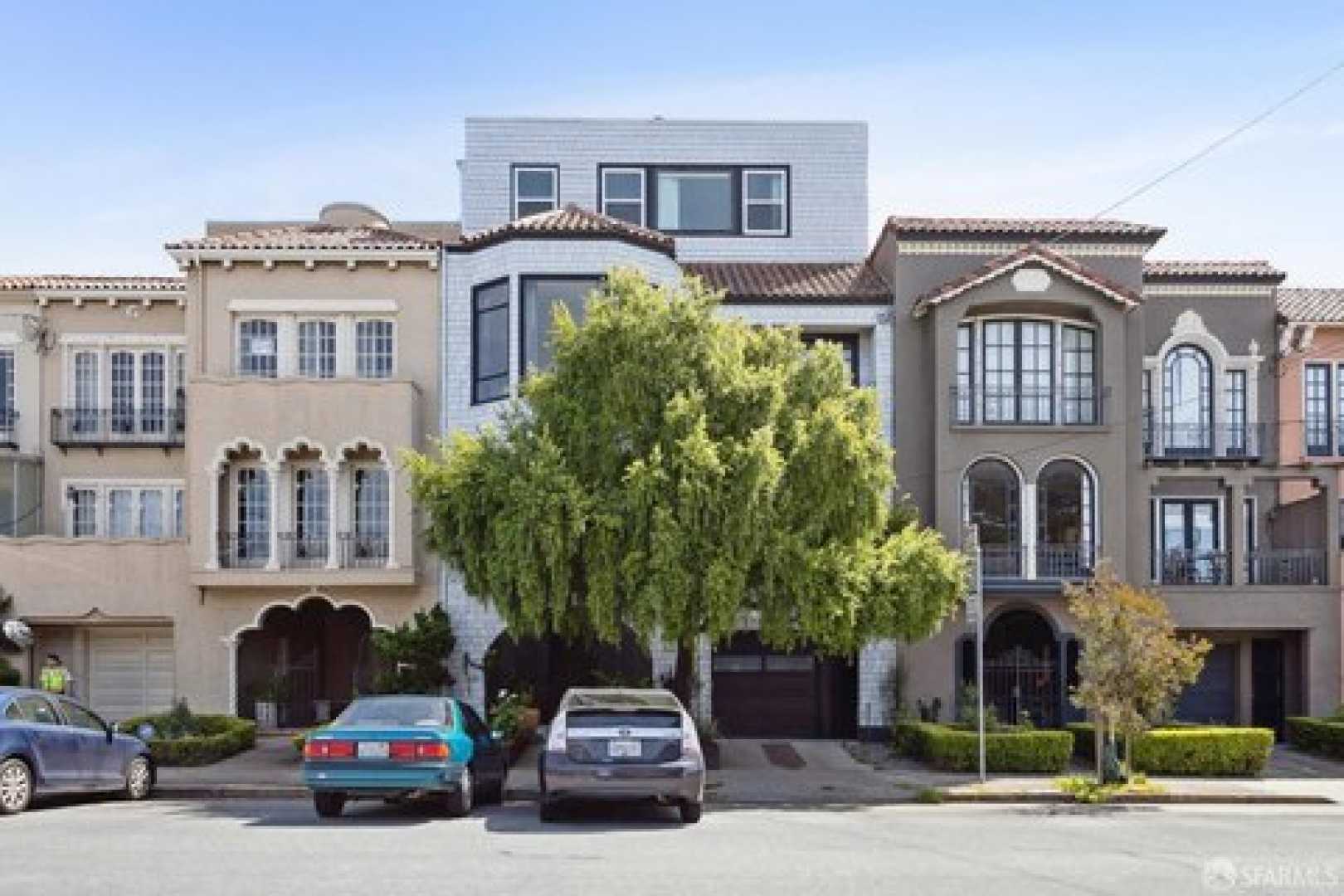 Steve Martin Beverly Hills Mansion Exterior