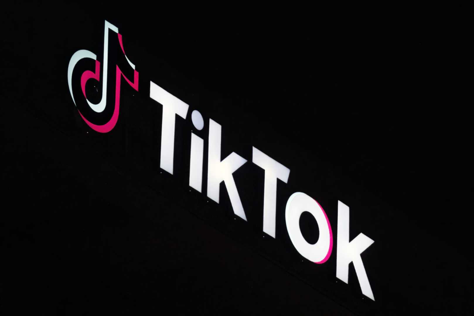 Tiktok Sign Culver City California 2024