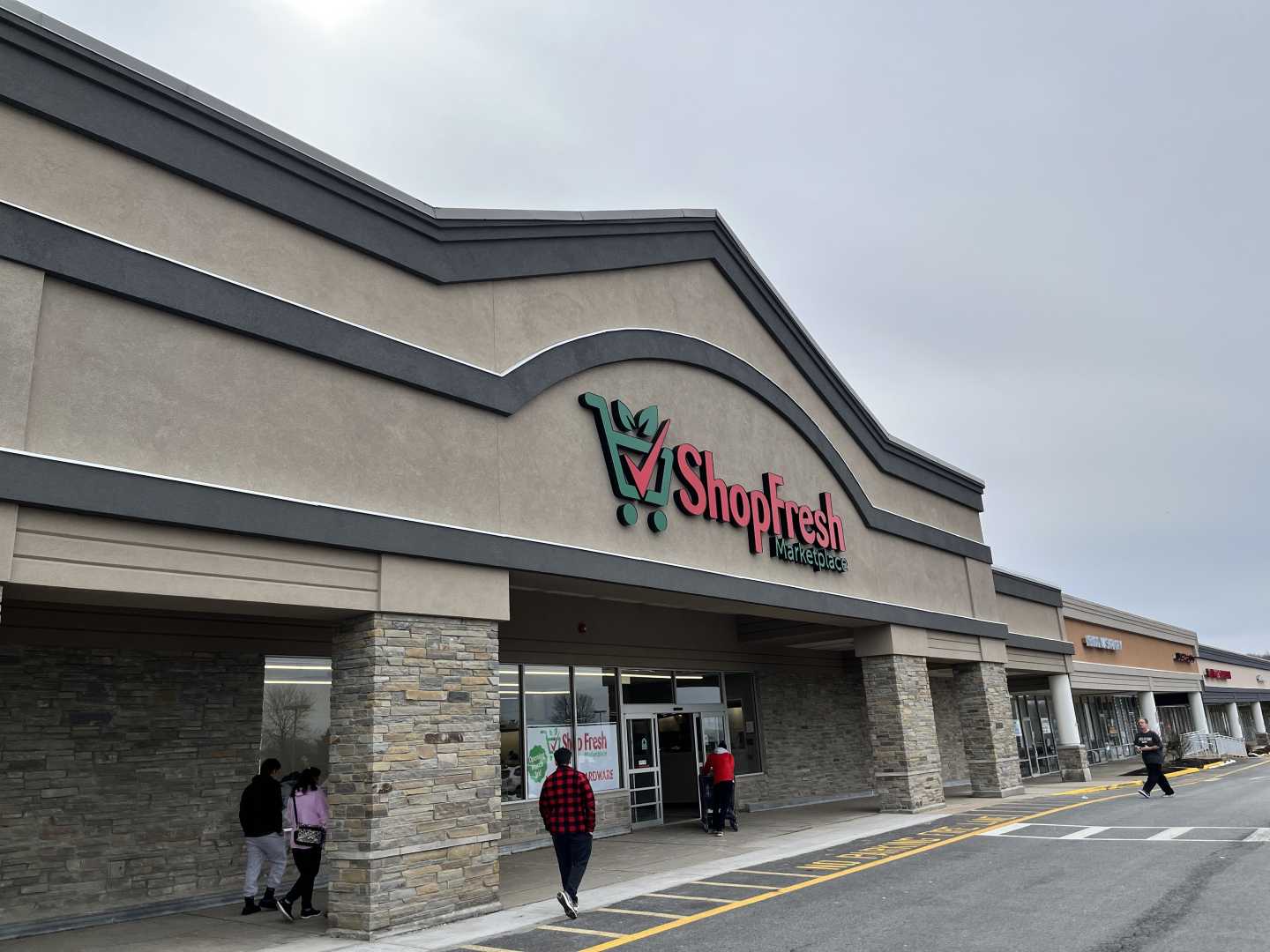 Torres Lopez Market Deli Trenton Exterior