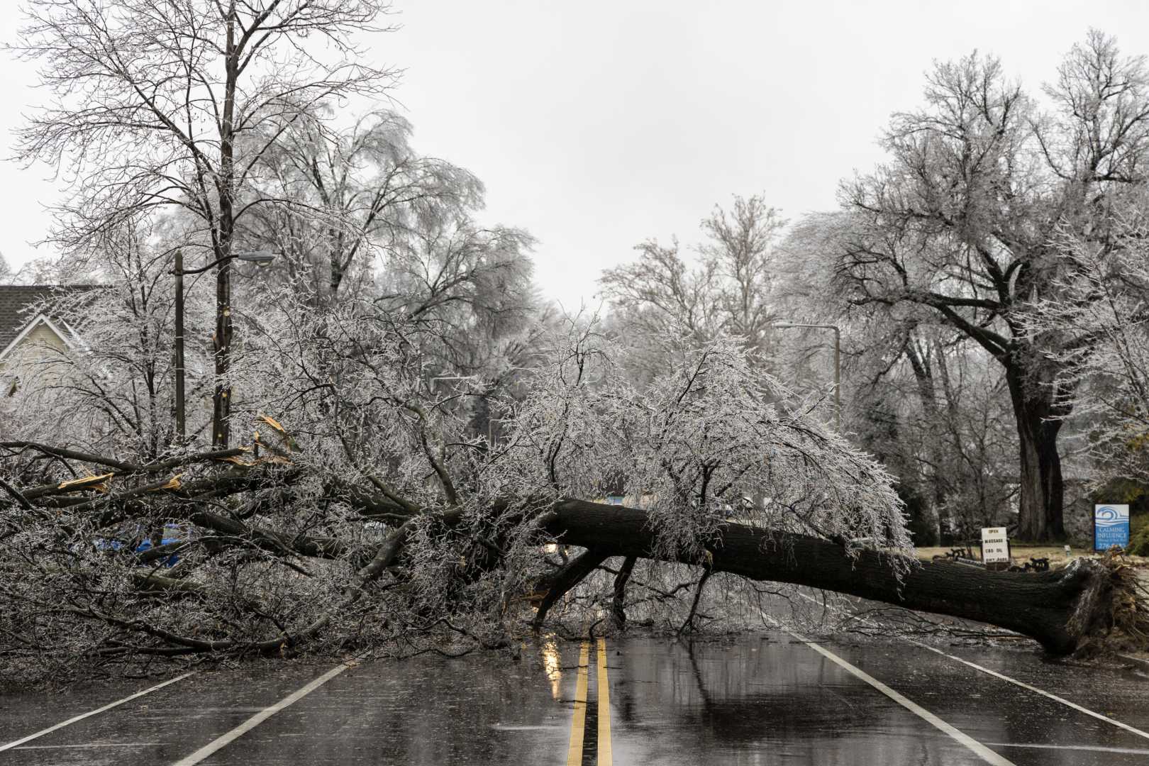 Winter Storm Power Outages Indiana Kentucky