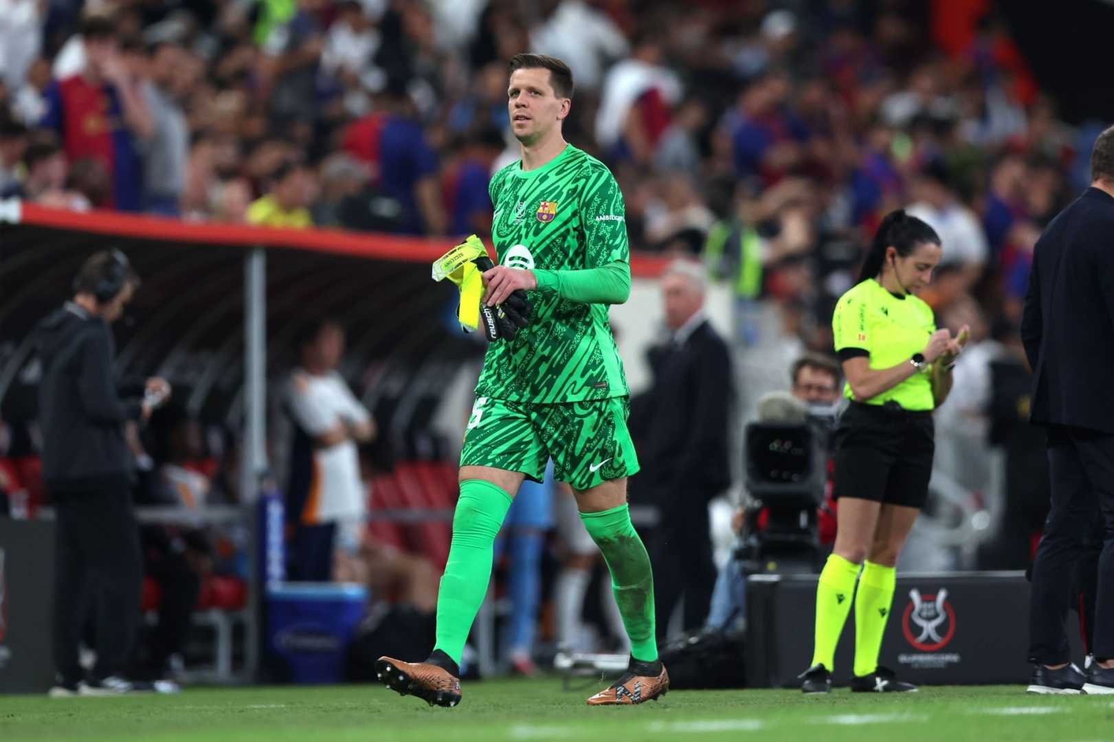 Wojciech Szczesny Barcelona Benfica Match