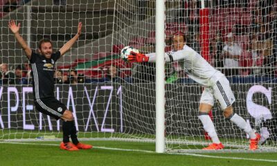 Benfica Soccer Match Goalkeeping