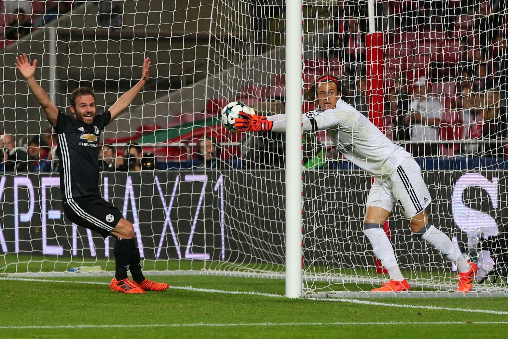 Benfica Soccer Match Goalkeeping