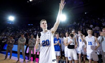 Byu Basketball Team Celebrating Victory