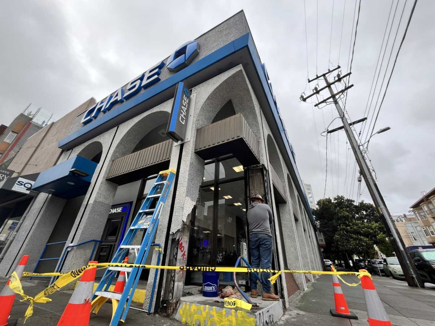 Chase Bank Branch Exterior Closure Sign