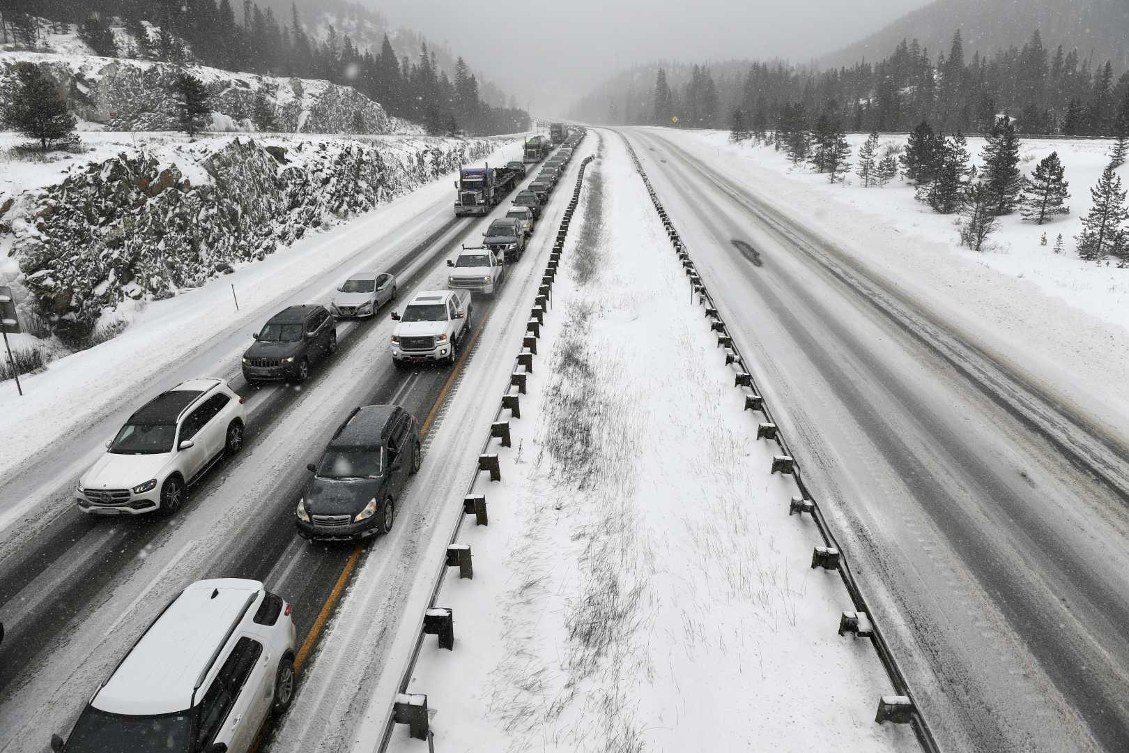 Eastbound I 70 Closure Avon Crash Snowy Conditions