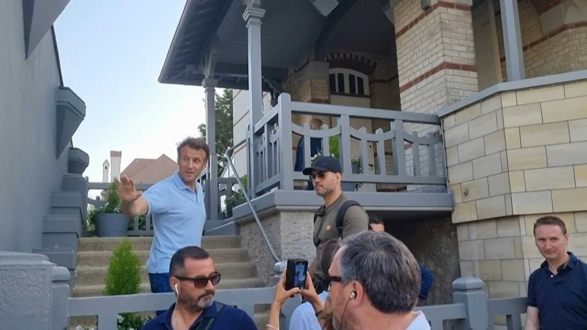 Emmanuel Macron Moving House