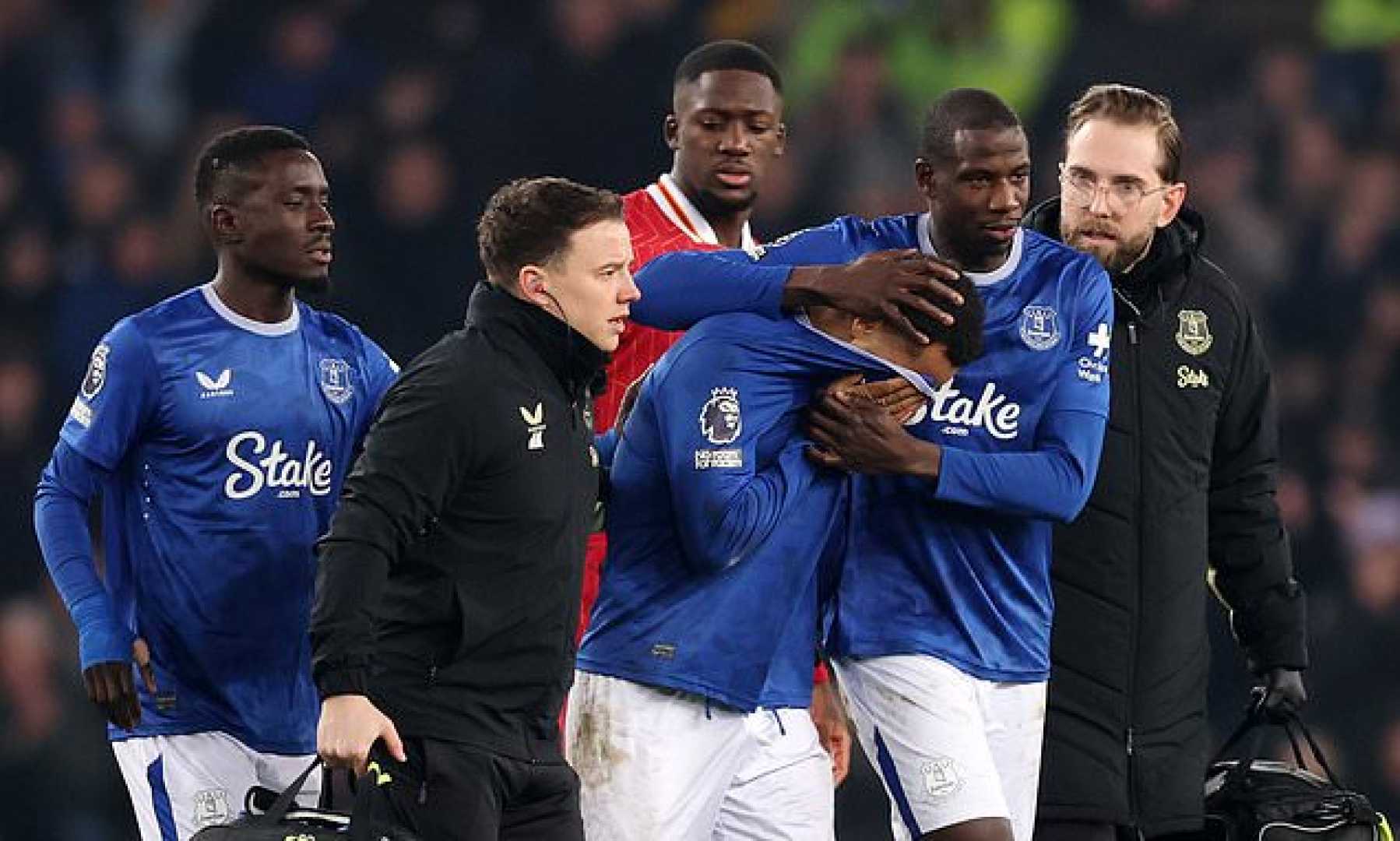 Everton Iliman Ndiaye Injury Goodison Park