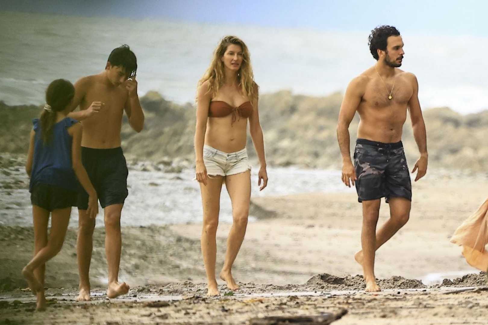 Gisele Bündchen Joaquim Valente Costa Rica Beach