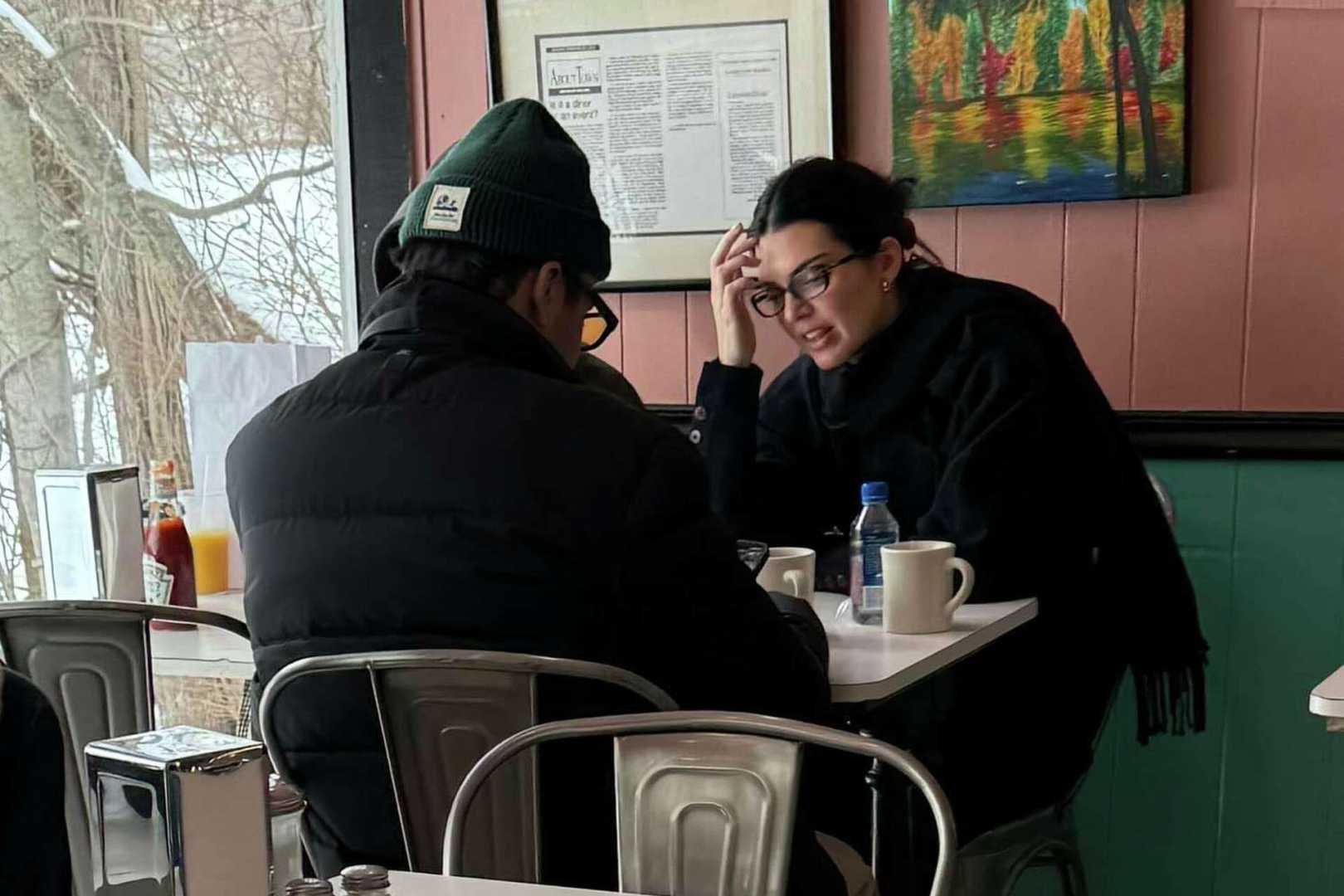 Kendall Jenner At Lakeside Diner Stamford