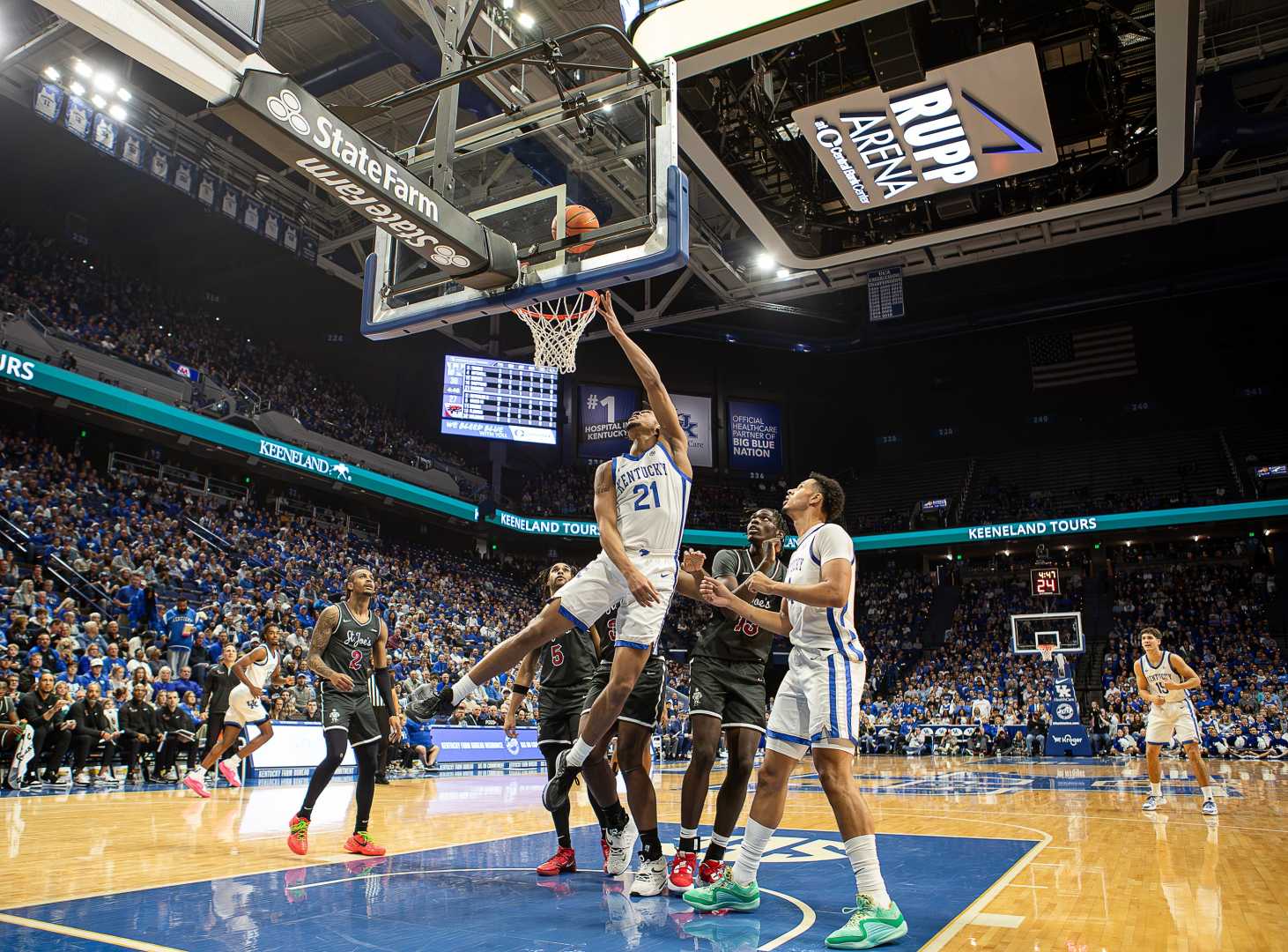 Kentucky Wildcats Basketball Team In Action