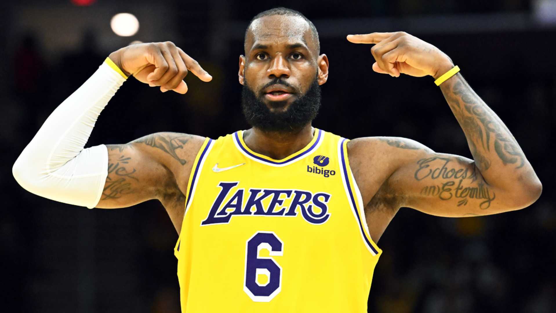 Lebron James Playing For Los Angeles Lakers