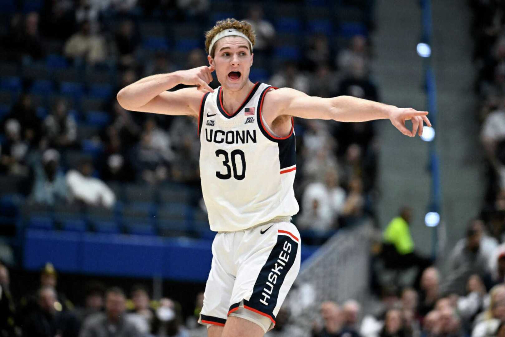 Liam Mcneeley Uconn Basketball Game February 7 2025