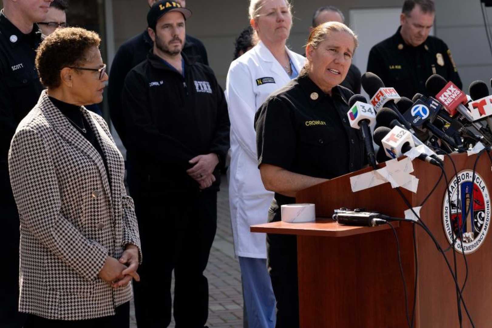 Los Angeles Mayor Karen Bass Fire Chief Kristin Crowley