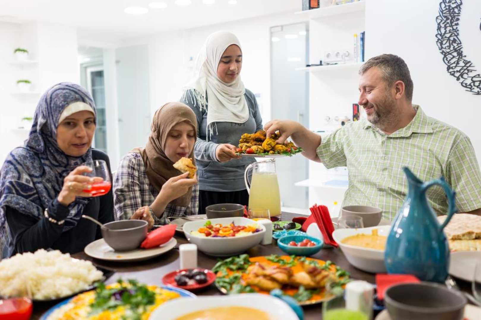 Muslims Celebrating Ramadan In Different Cultures