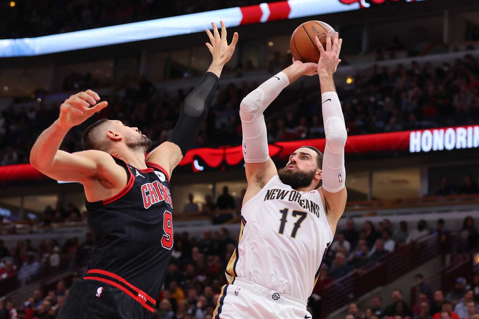 Nikola Vucevic Chicago Bulls Game Action