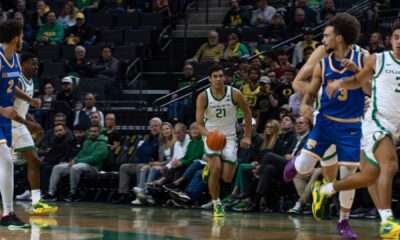 Oregon Ducks Basketball Team In Action