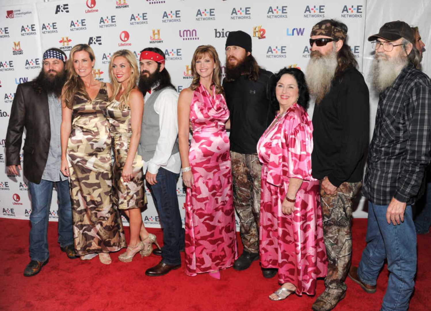 Phil Robertson Duck Dynasty Health Issues Revive Show Cast Photo