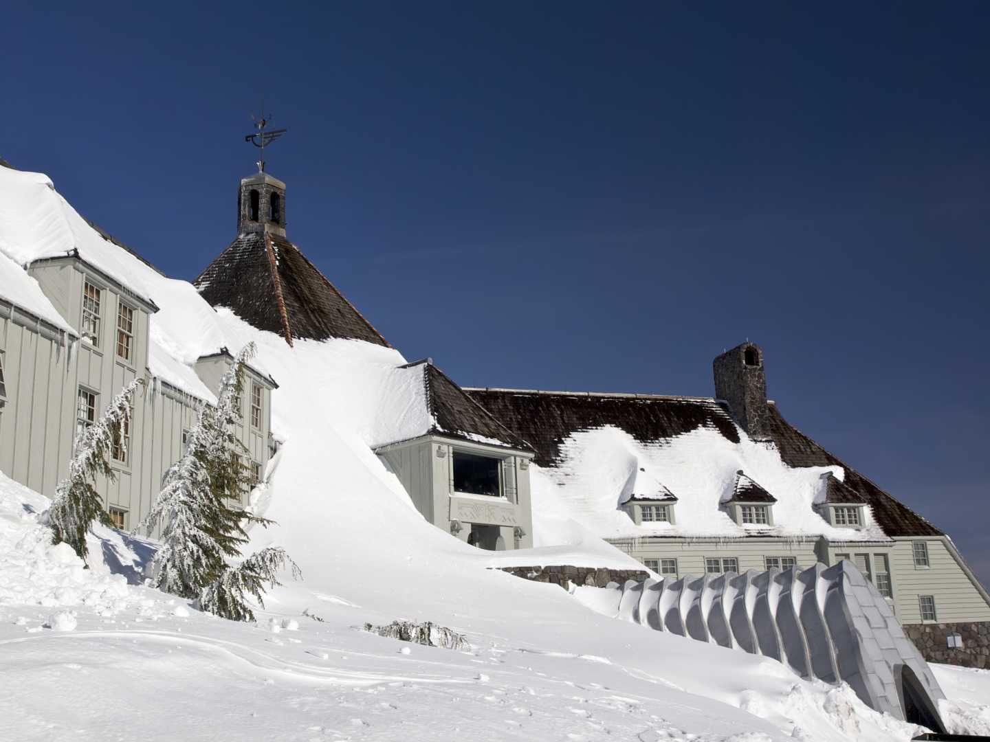 Snowfall Oregon Cascades Timberline Lodge