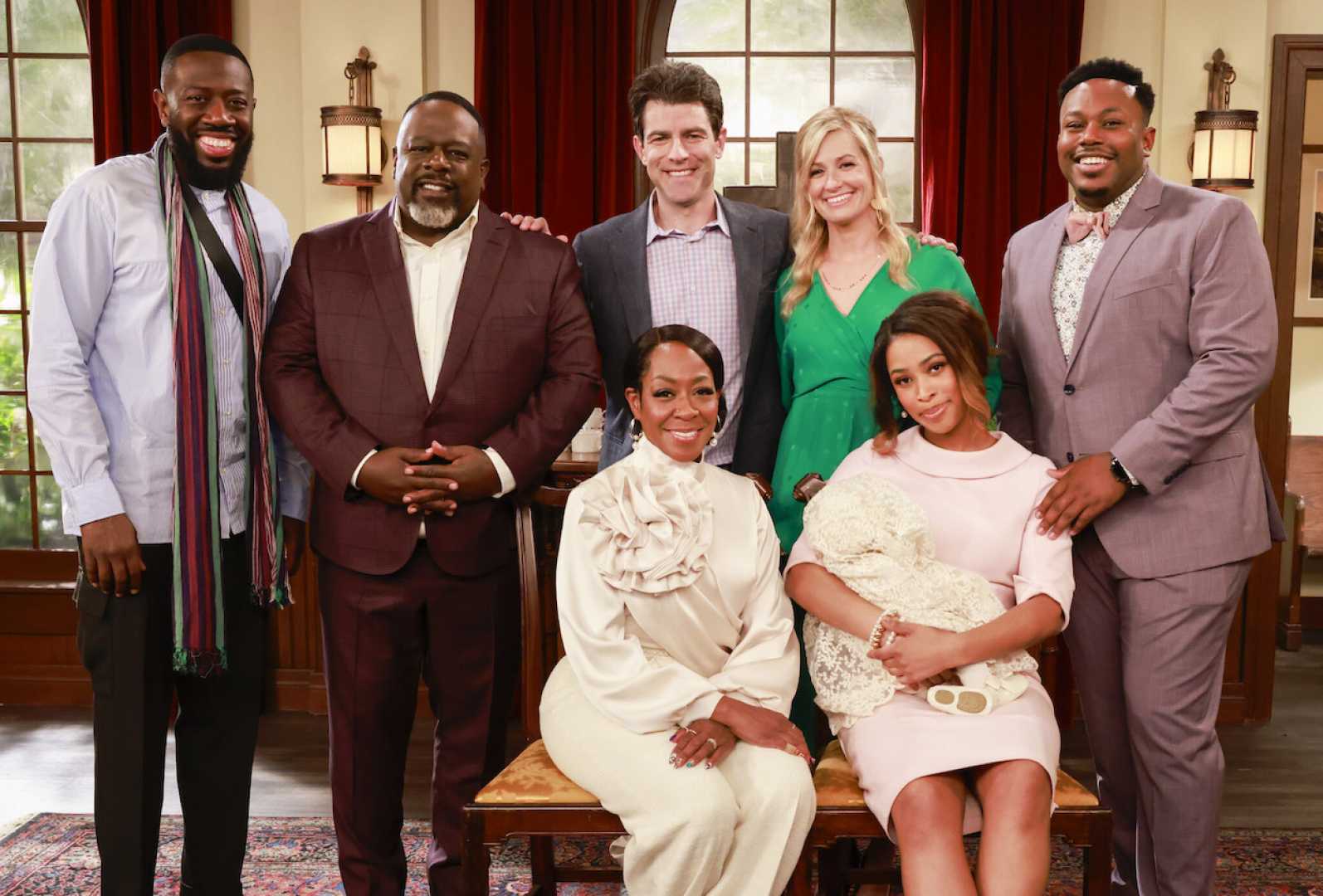 The Neighborhood Season 7 Finale Spinoff Cast