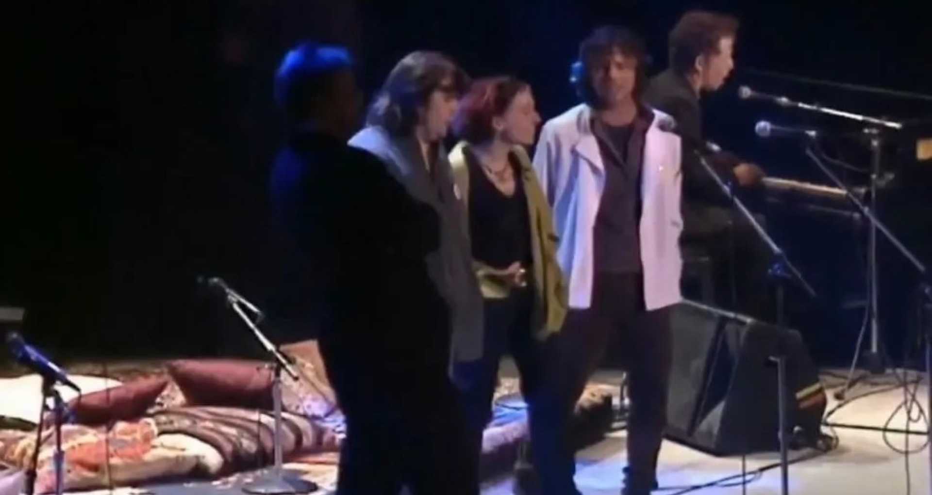 Tom Waits Eddie Vedder 1998 Concert Youtube