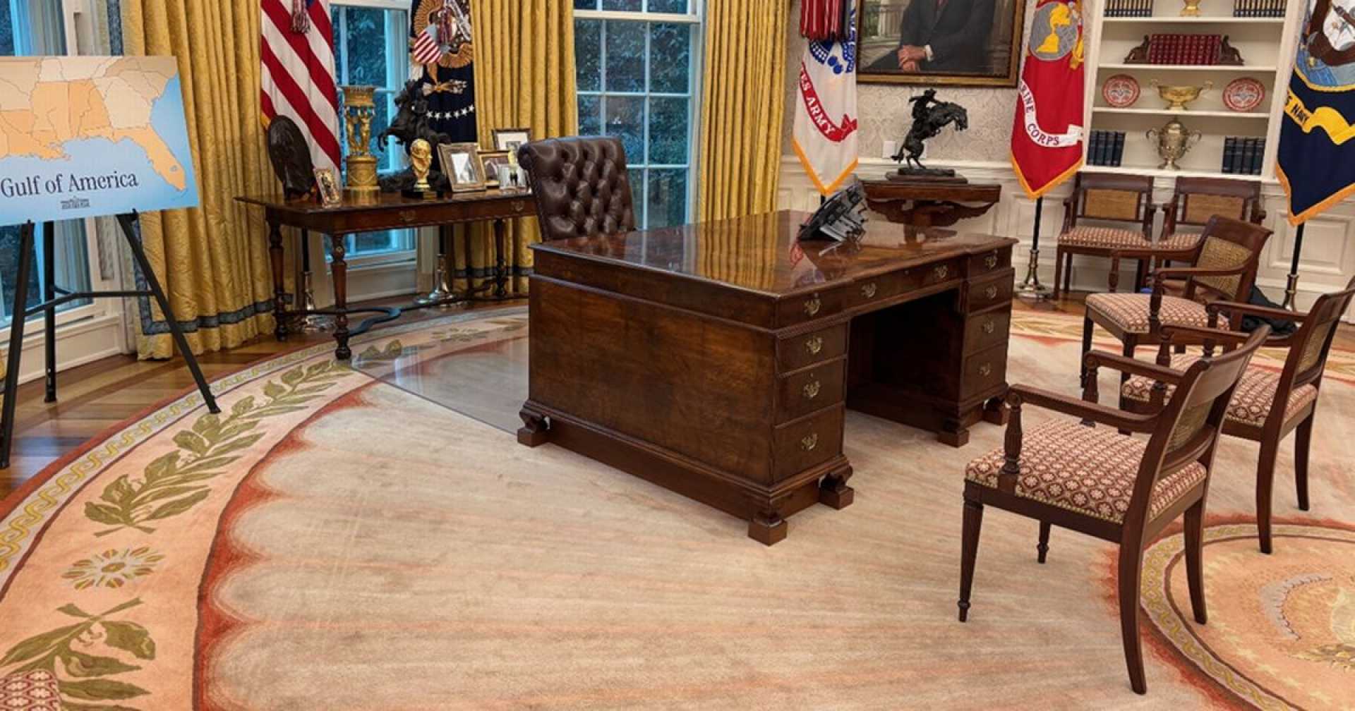 Trump Oval Office Resolute Desk Replacement C&o Desk