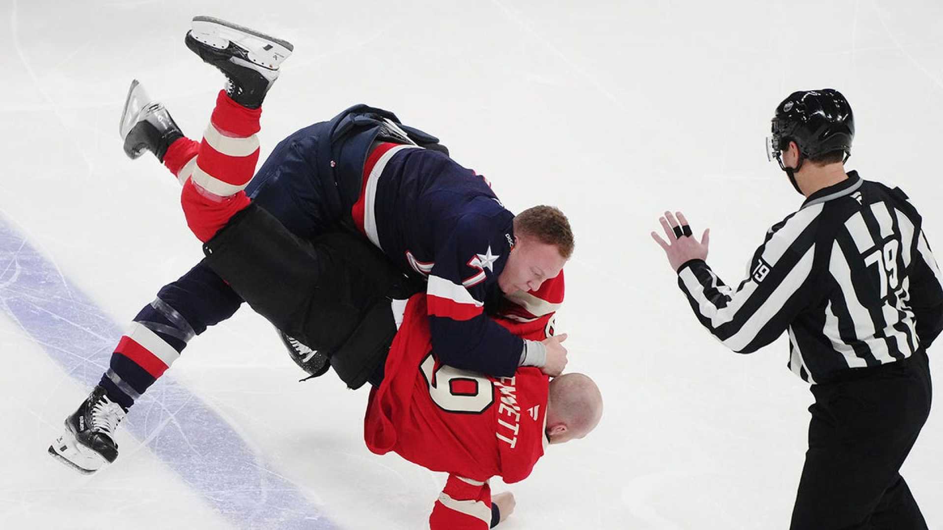 Usa Vs Canada Hockey Fight