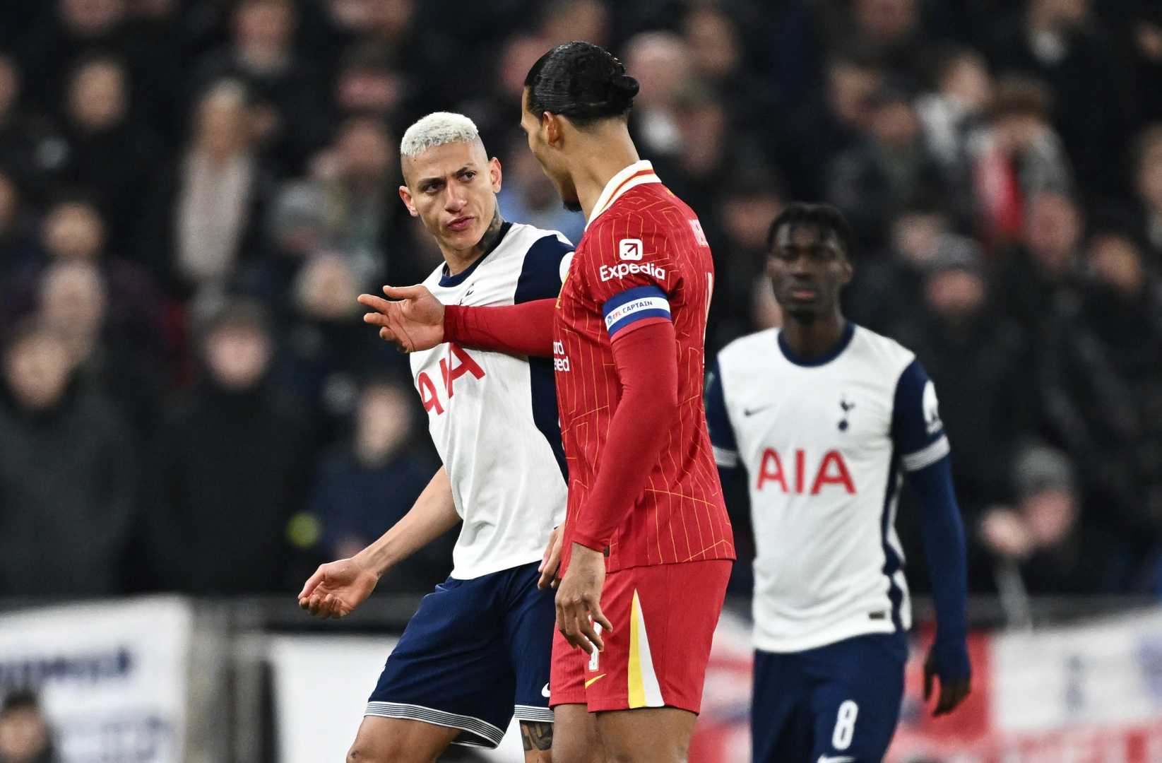 Virgil Van Dijk Richarlison Clash Liverpool Tottenham 2025