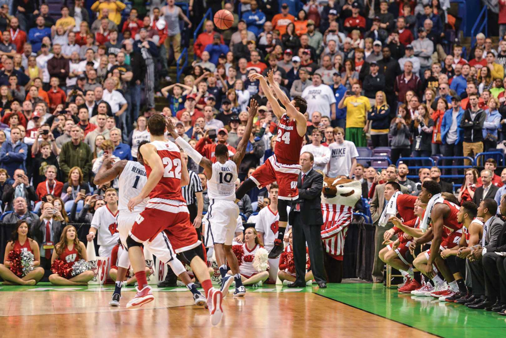 Wisconsin Badgers Basketball Team Action Shot