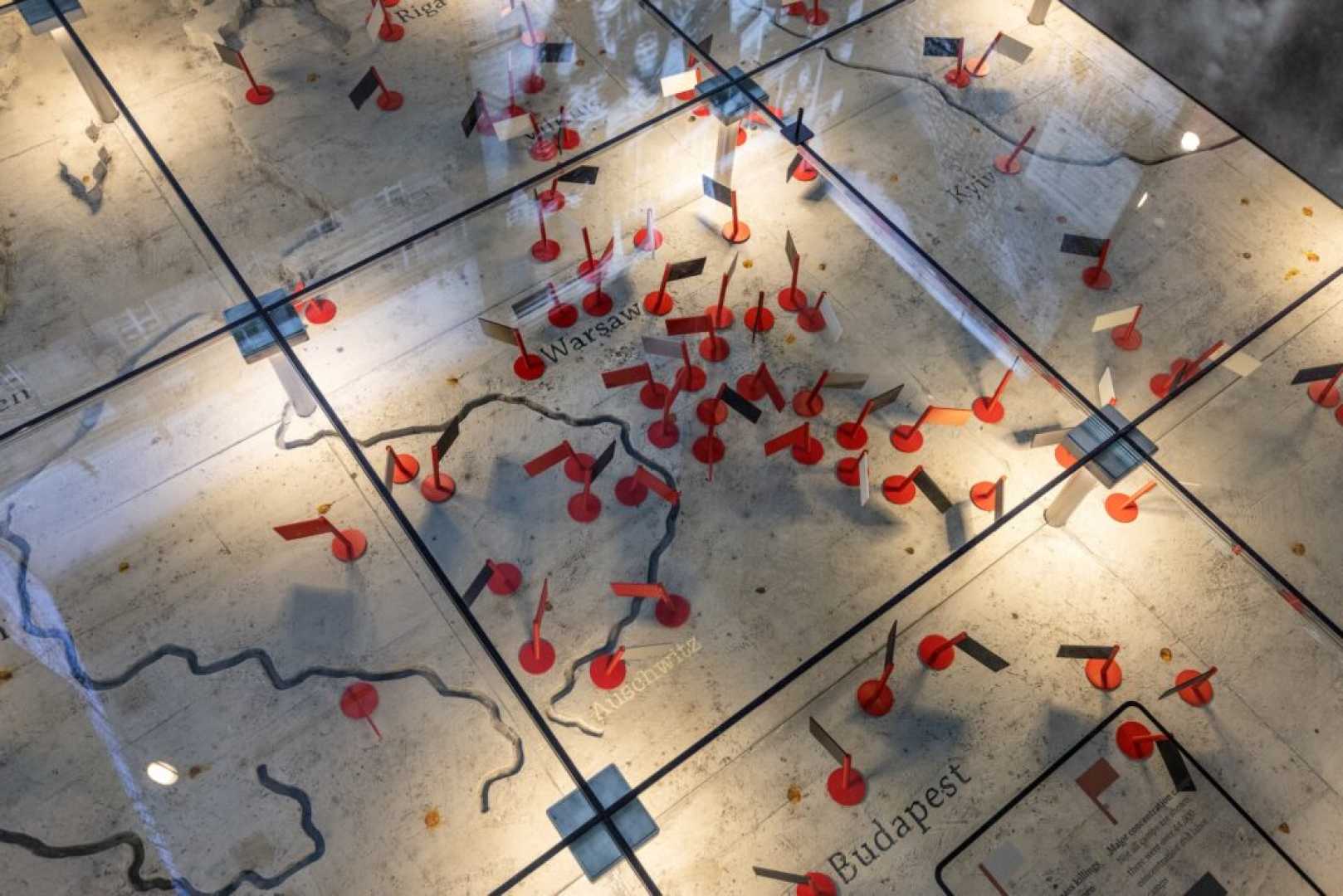 Anne Frank Exhibition Glass Floor Wwii Map