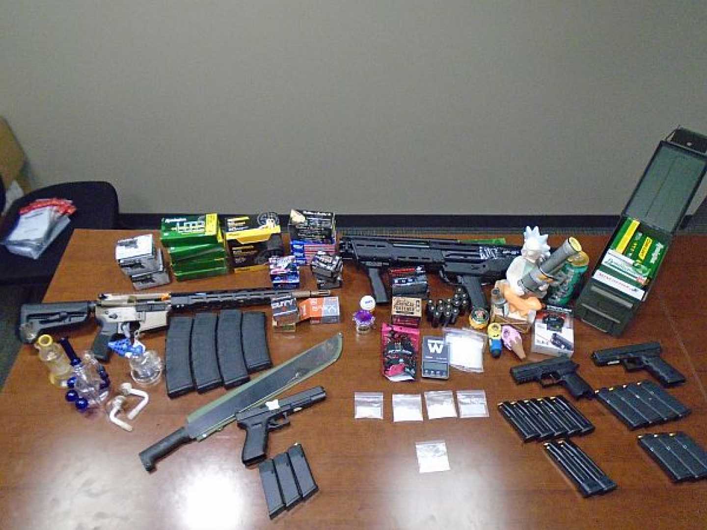 Aurora Police Search Warrant Arrests