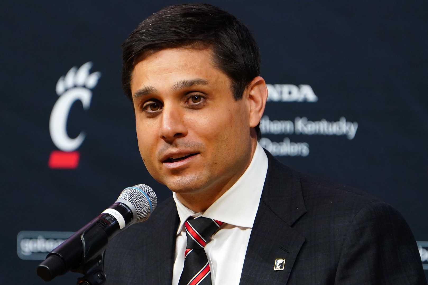 Cincinnati Bearcats Basketball Coach Wes Miller