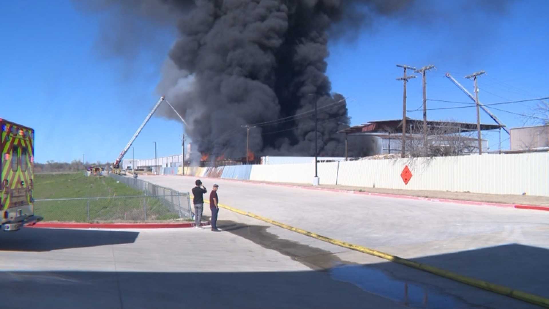 Dallas Fire Thick Smoke Recycling Plant