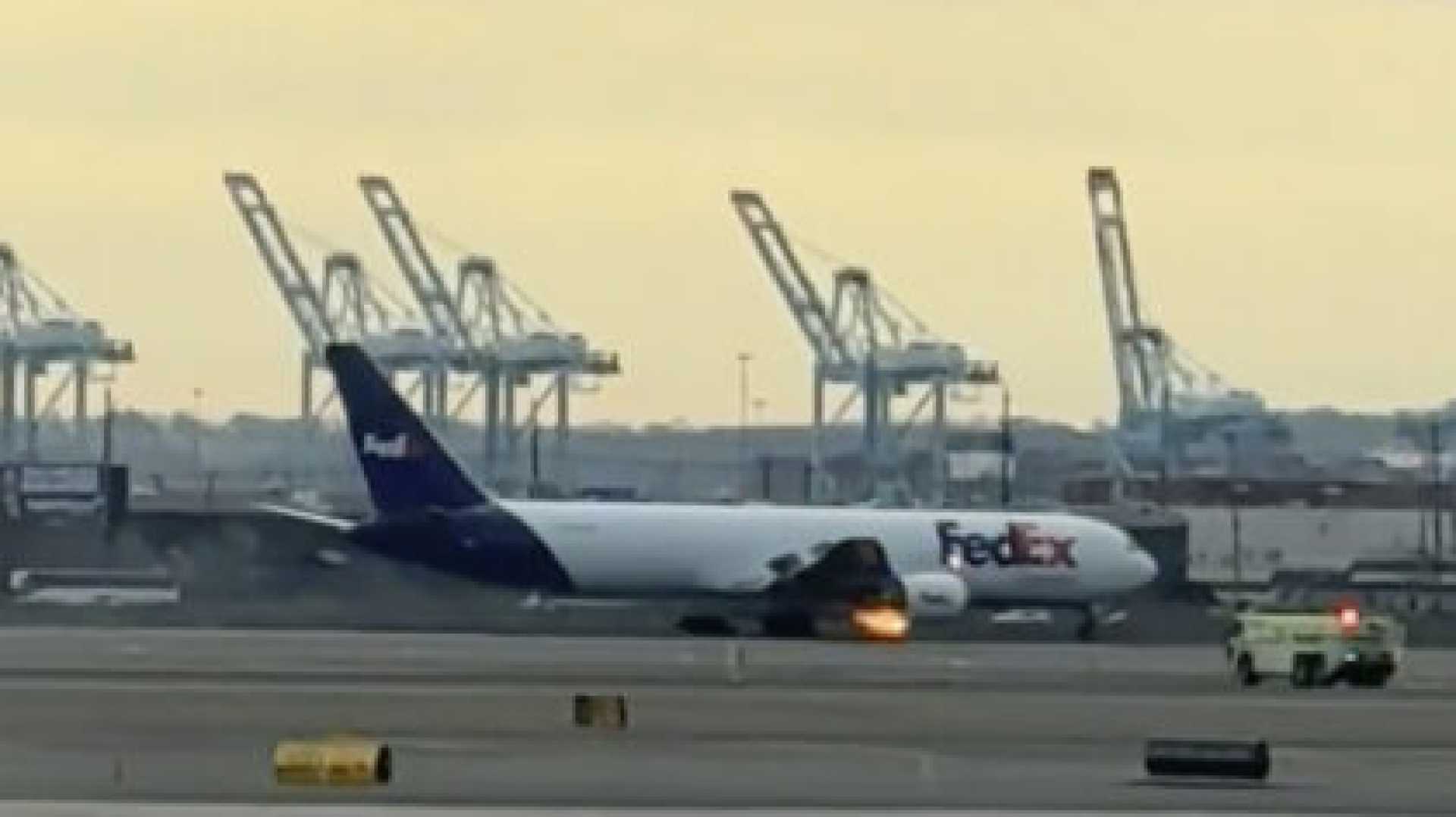 Fedex Plane Emergency Landing Bird Strike Engine Fire