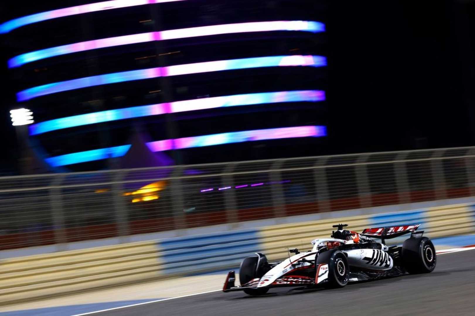 Formula 1 Teams Testing Bahrain Circuit