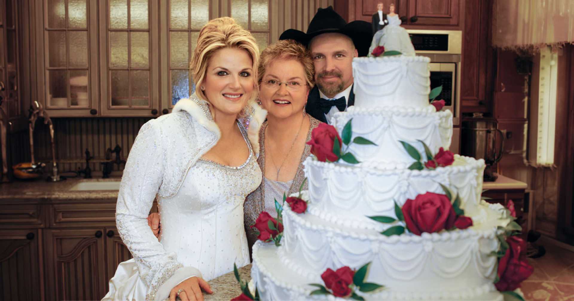 Garth Brooks Trisha Yearwood Wedding Dresses