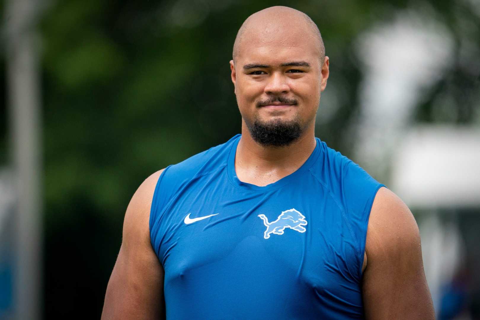 Giovanni Manu Training Lions Nfl