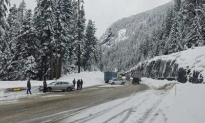 I 90 Snoqualmie Pass Truck Crash Winter Weather