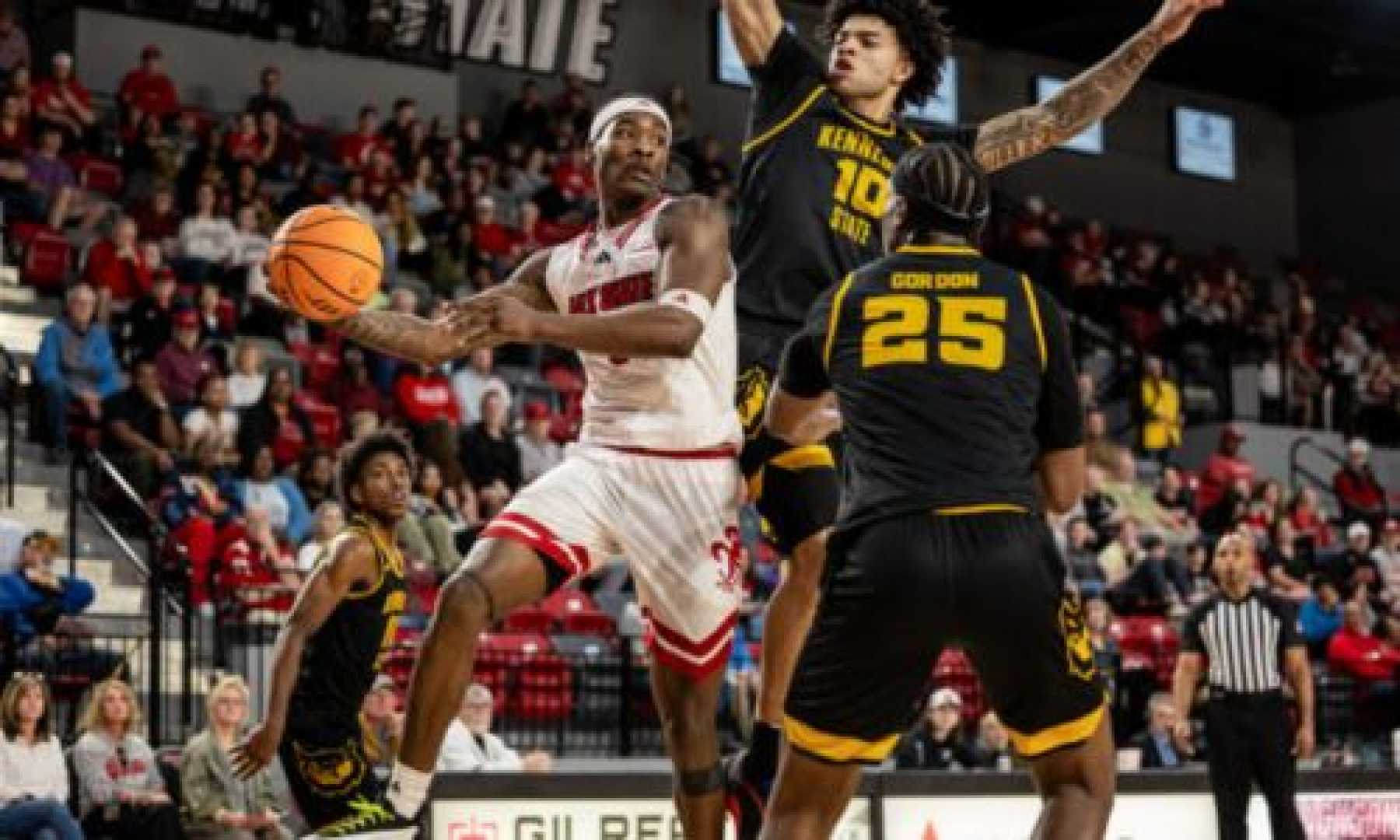 Jacksonville State Basketball Team In Action