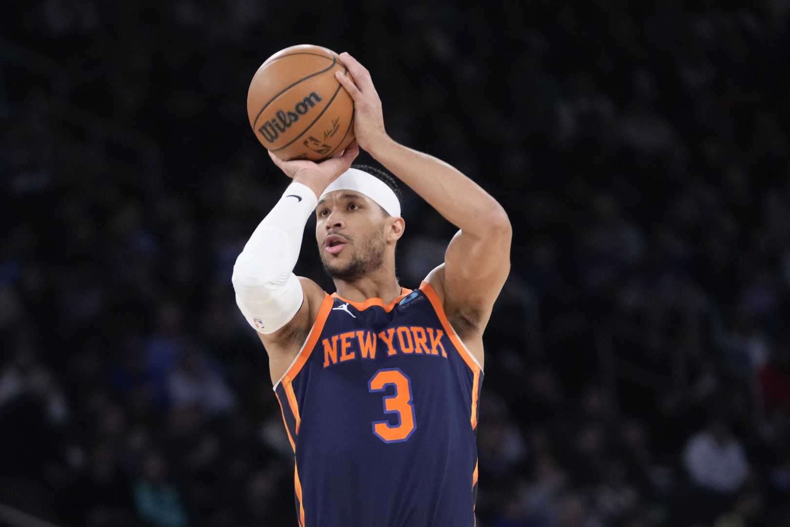 Knicks Josh Hart Shooting Basketball Practice