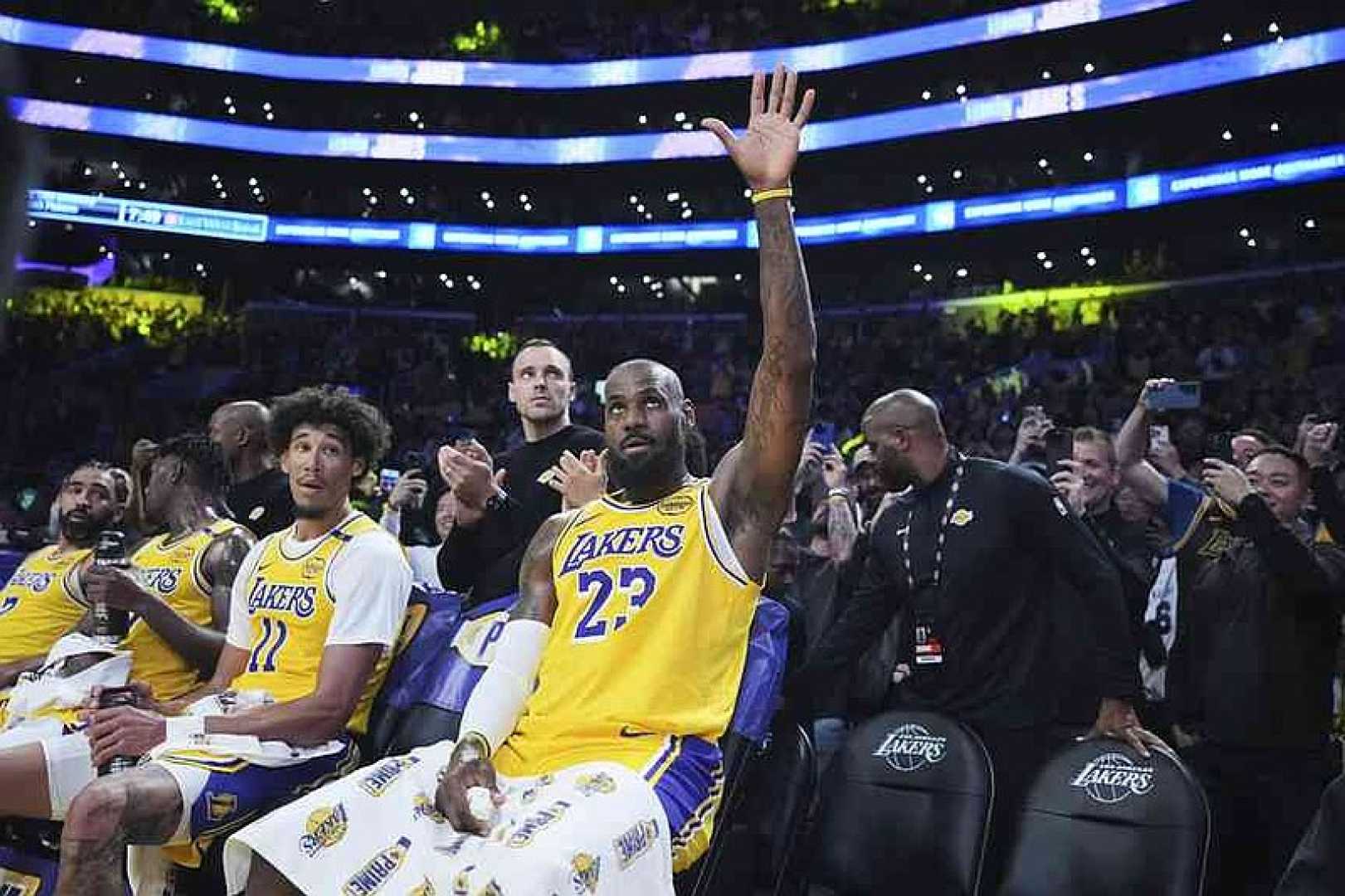 Lebron James Scoring 50,000 Points During Nba Game