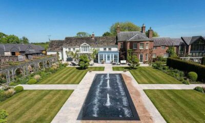 Luxury Mansion With Swimming Pool And Lake In Cheshire