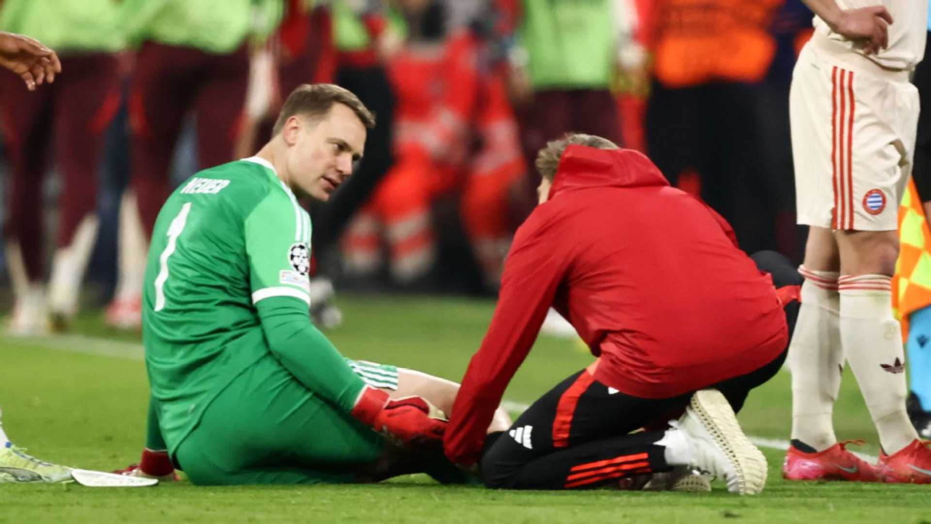 Manuel Neuer Bayern Munich Injury Celebration