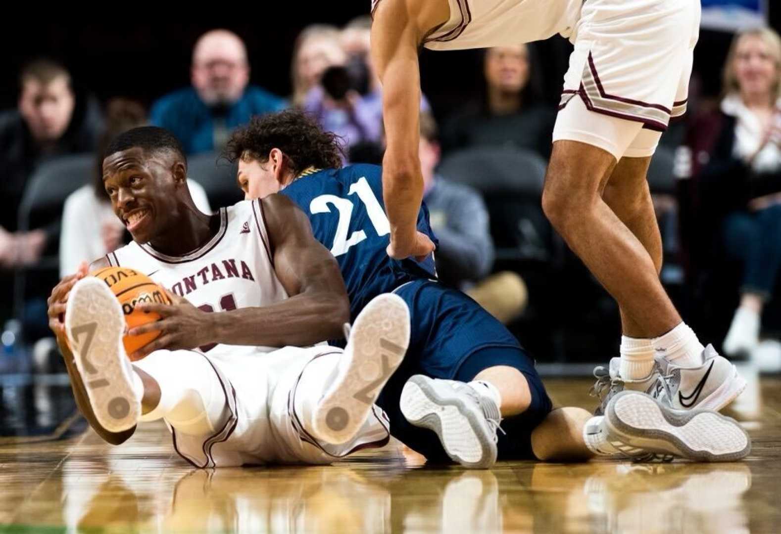 Montana Grizzlies Basketball Team Vs Northern Arizona Lumberjacks