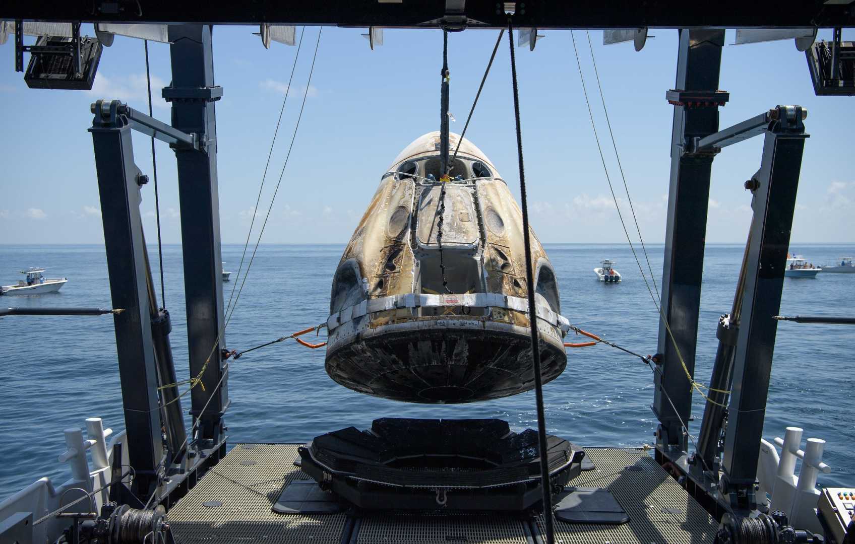 Nasa Astronauts Splashdown Dragon Capsule