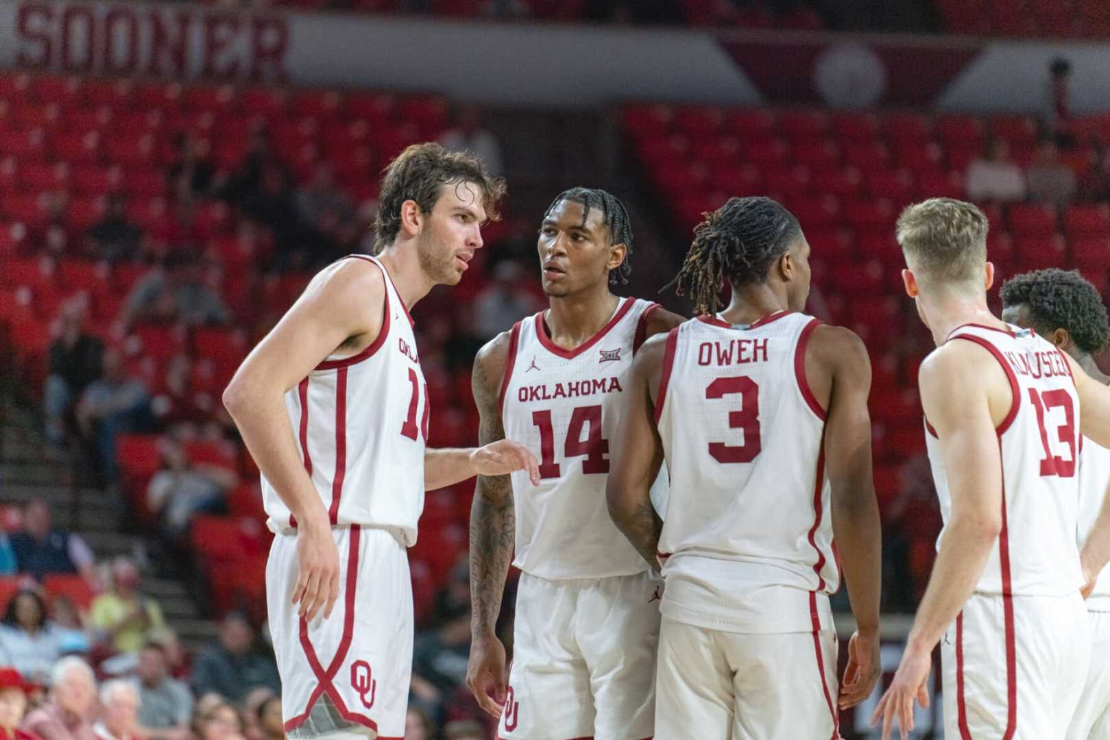 Oklahoma Sooners Basketball Team Celebrating