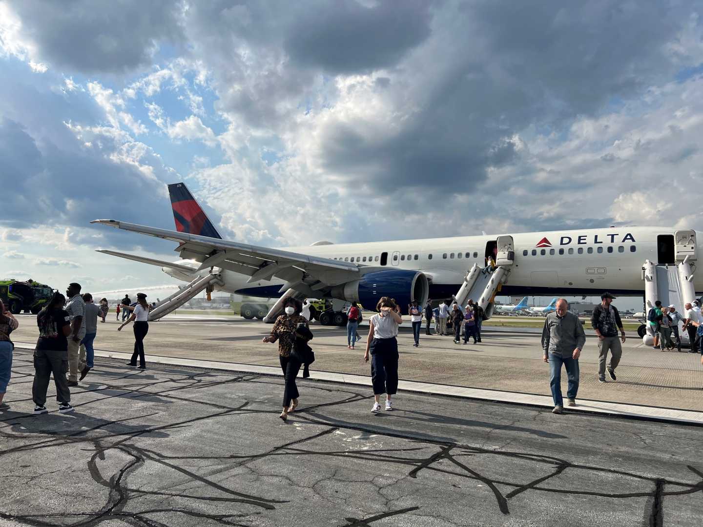 Richmond International Airport Emergency Landing