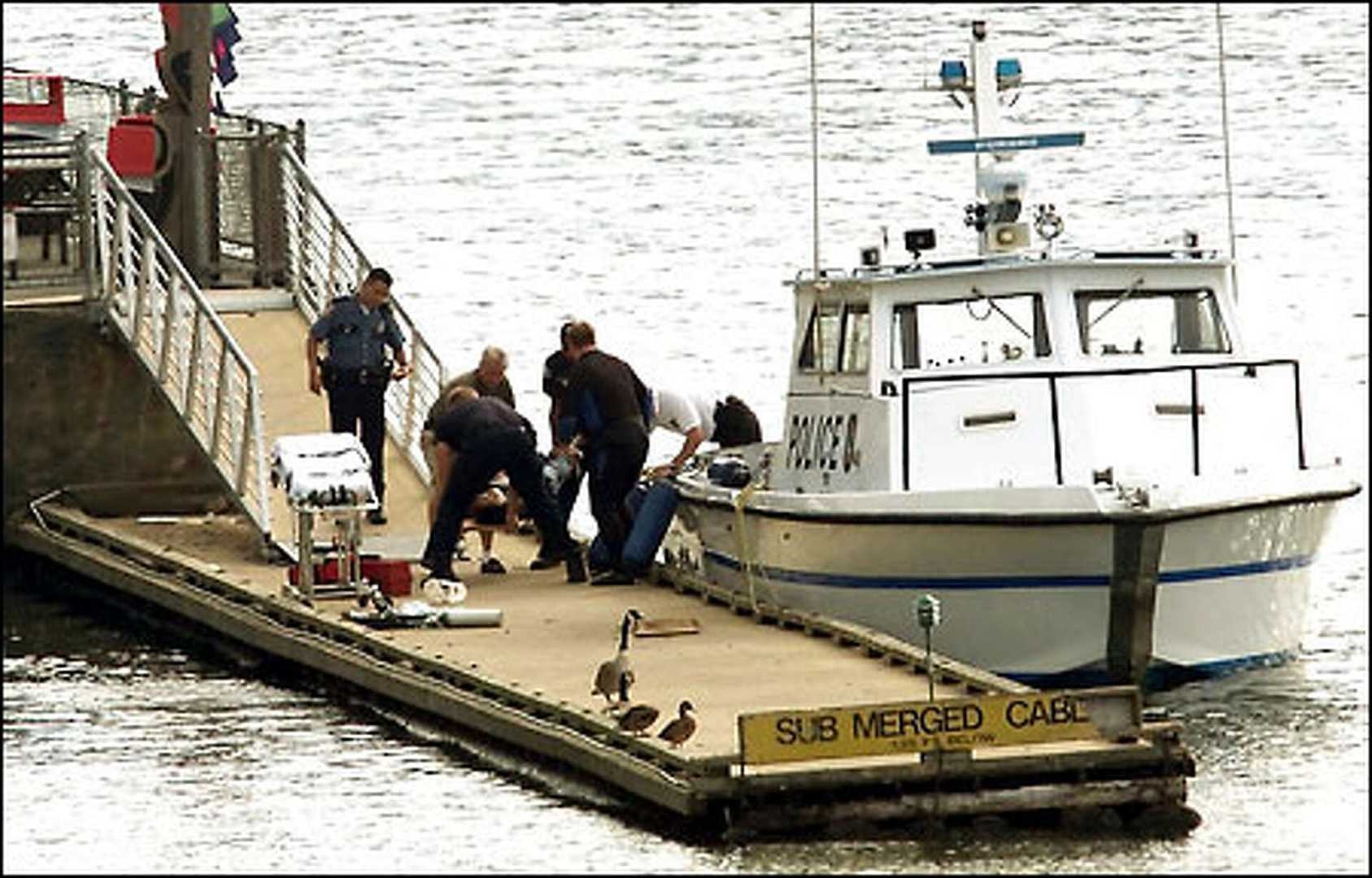 Seattle Ship Canal Bridge Police Crisis Negotiation